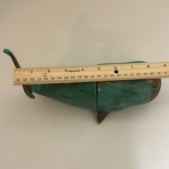 Resin Whale Bookends Blue Distressed Wood  Look Nautical Seaside Ocean life - Picture 7 of 7